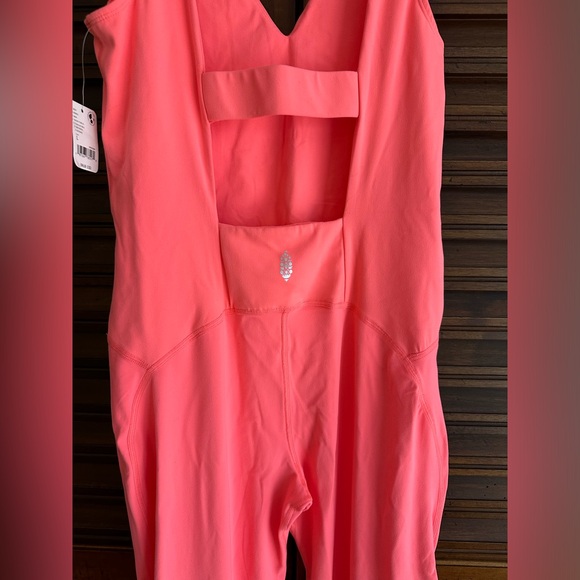 Free People Movement Never Better Strappy Back NWT Large Coral - Picture 7 of 7